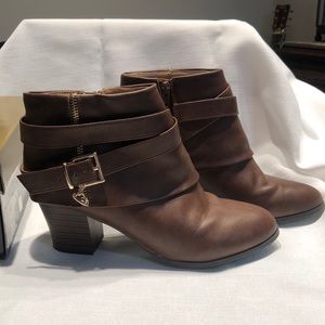 Thalia Sodi women’s booties